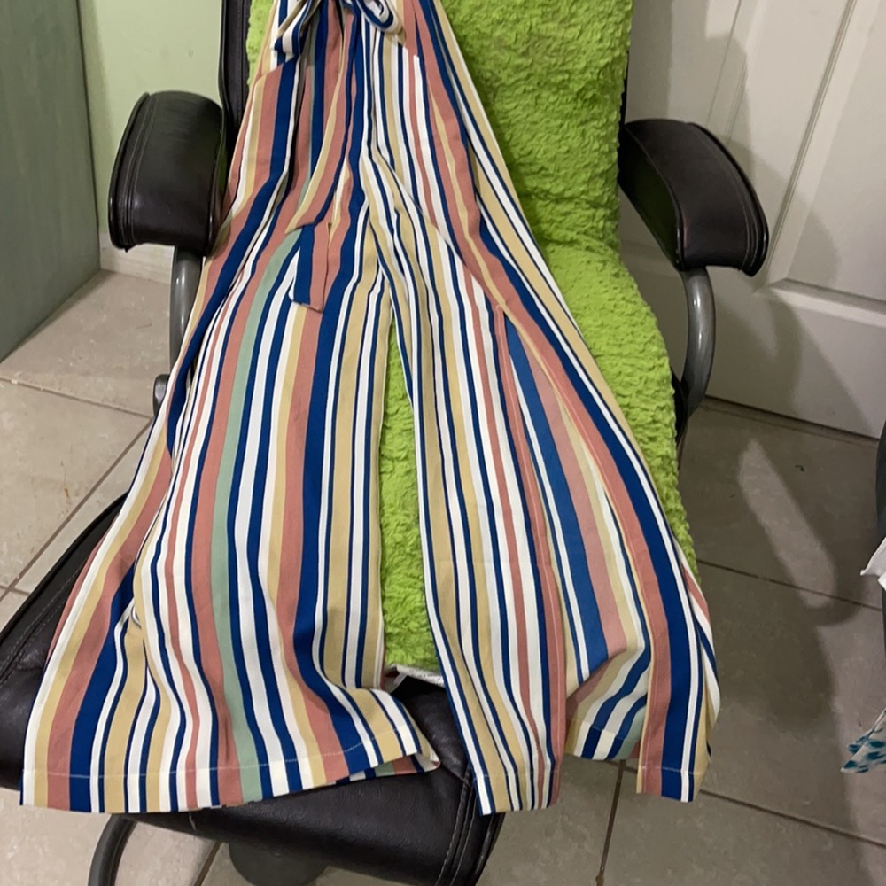 Beautiful jumpsuit in excellent condition. - Picture 3 of 8